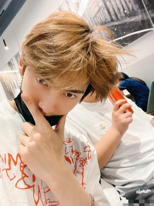 当红男星恋情爆料视频,甜蜜瞬间引网友热议  第3张